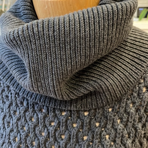 VGUC Alice + Olivia dark grey 100% wool patterned long sleeve cowl neck sweater - Picture 3 of 9